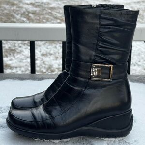 ELAGOSTO BLACK LEATHER BOOTS ON ZIPPER WITH FEAL FUR INSIDE SIZE 36